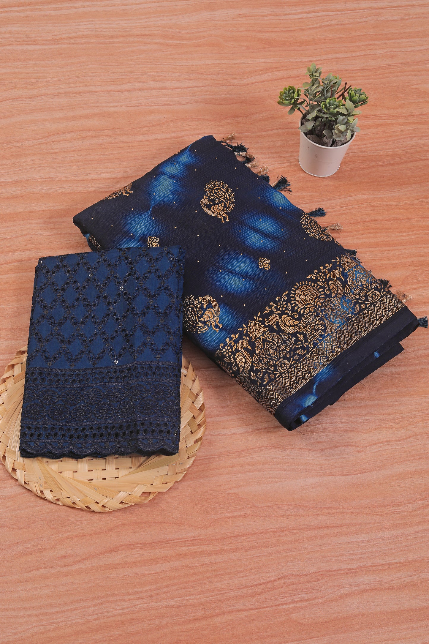 Google Chiffon Saree with Prism Concept (8 Colours Available).
