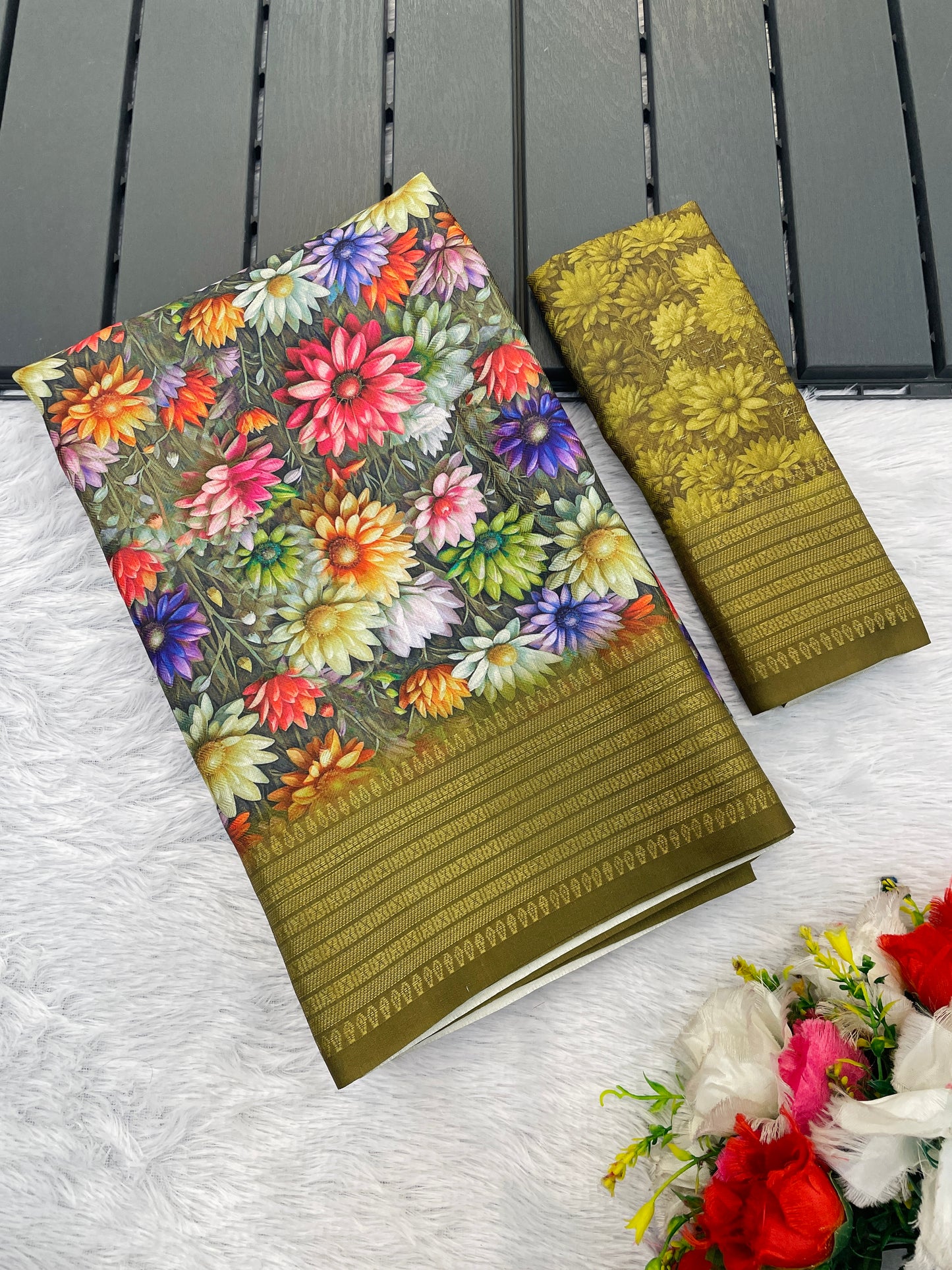 Jasmine Elegance Polyester Saree – Simplistic Beauty with a Modern Edge***