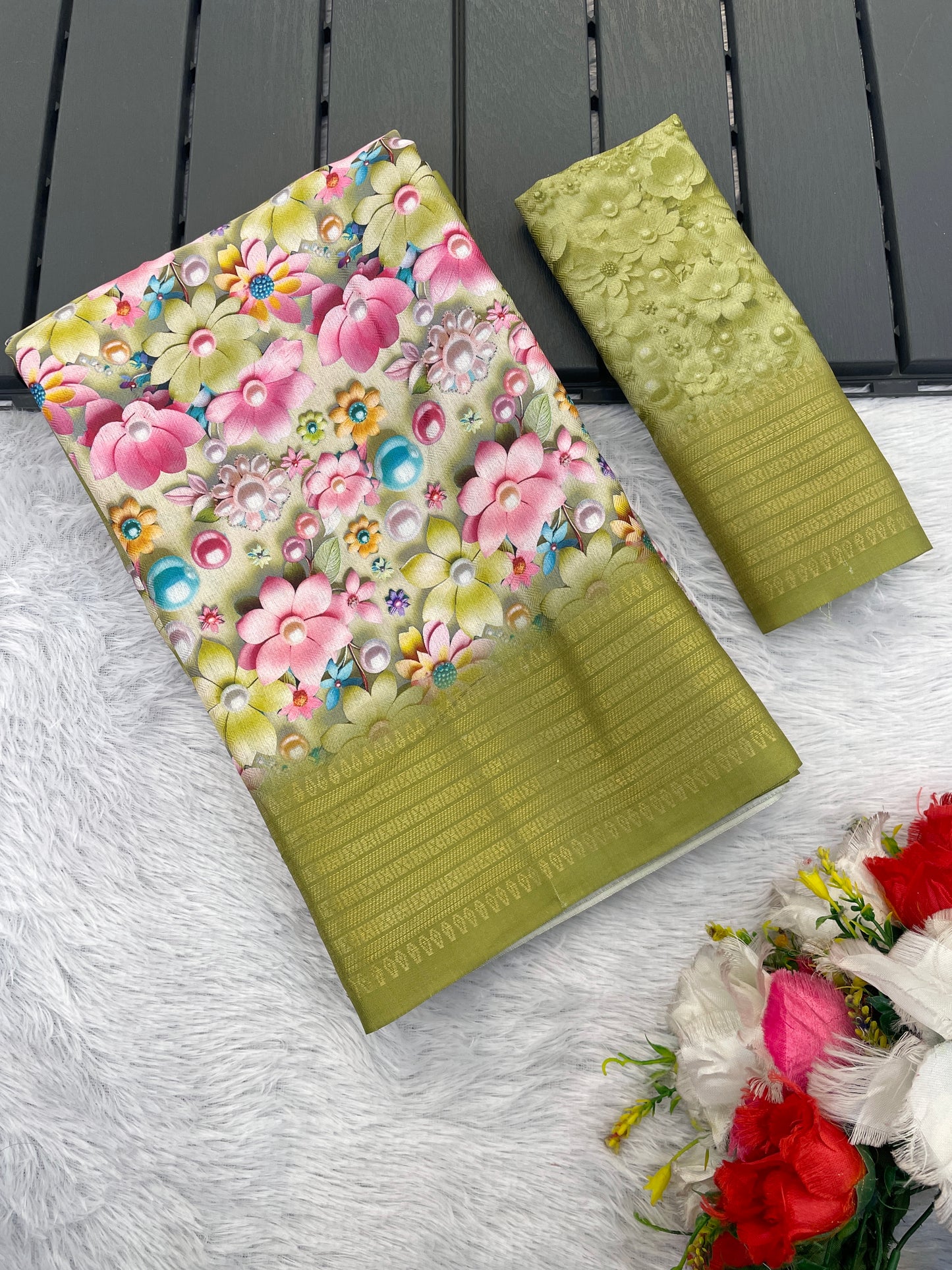 Jasmine Elegance Polyester Saree – Simplistic Beauty with a Modern Edge***