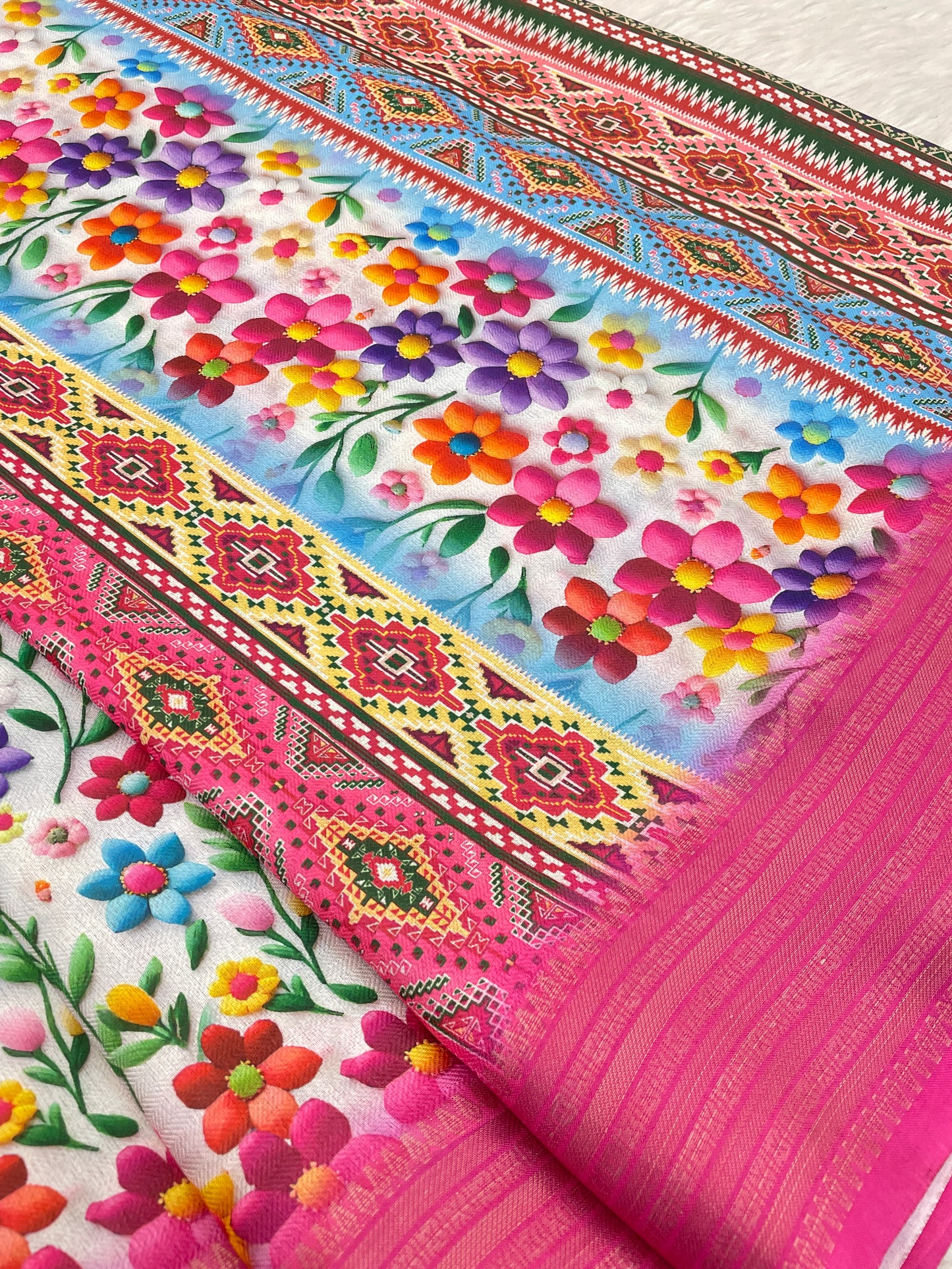 Jasmine Elegance Polyester Saree – Simplistic Beauty with a Modern Edge***