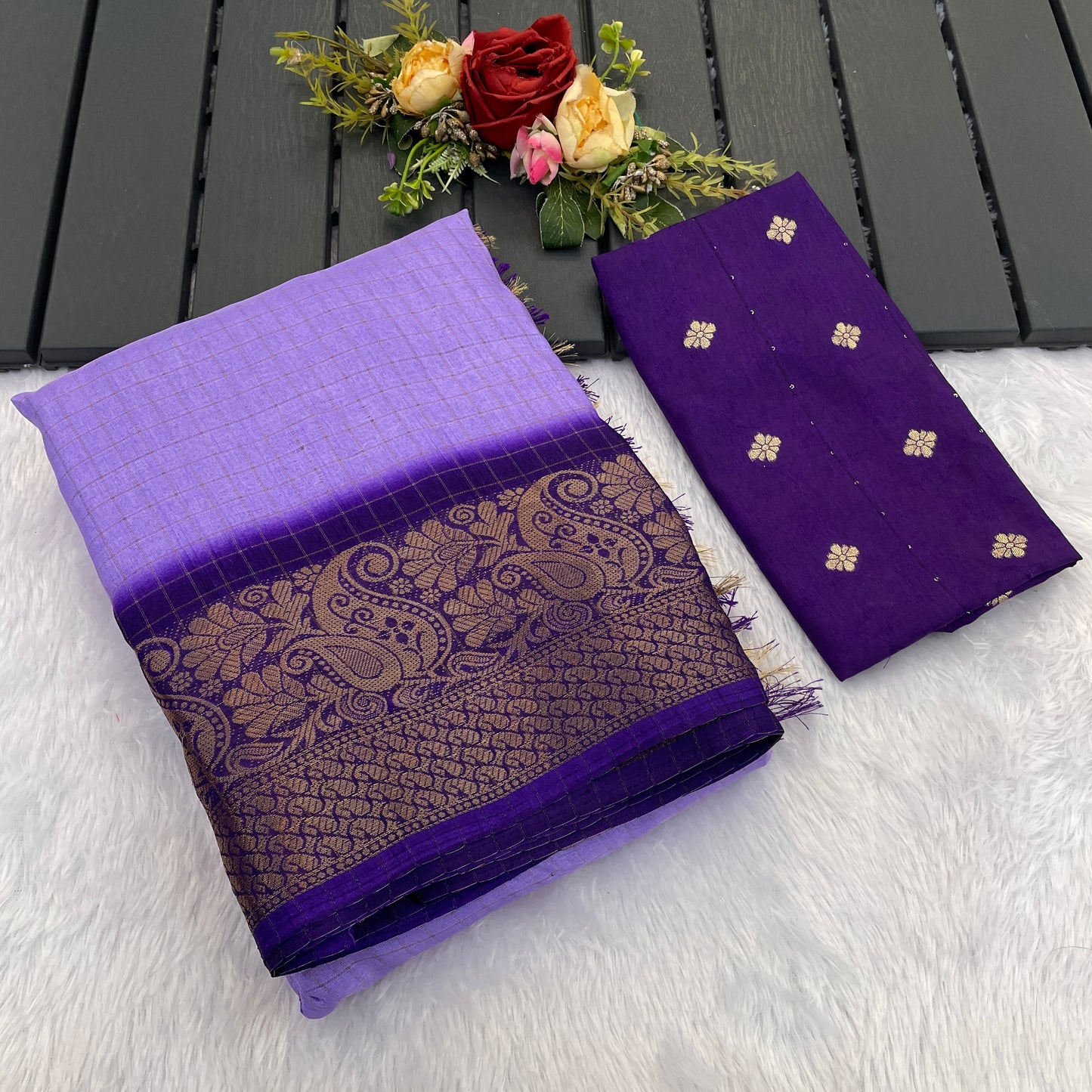 Range Rover Saree in Dola Jari: Your Style Statement