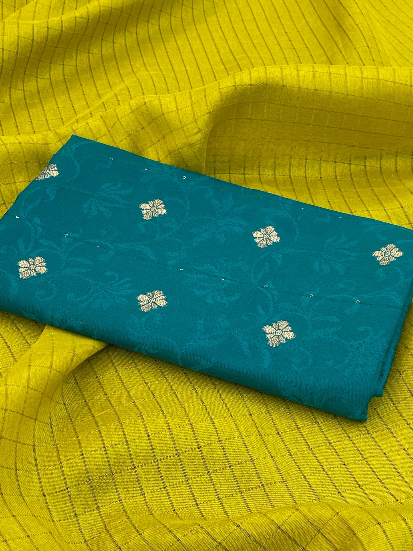 Range Rover Saree in Dola Jari: Your Style Statement