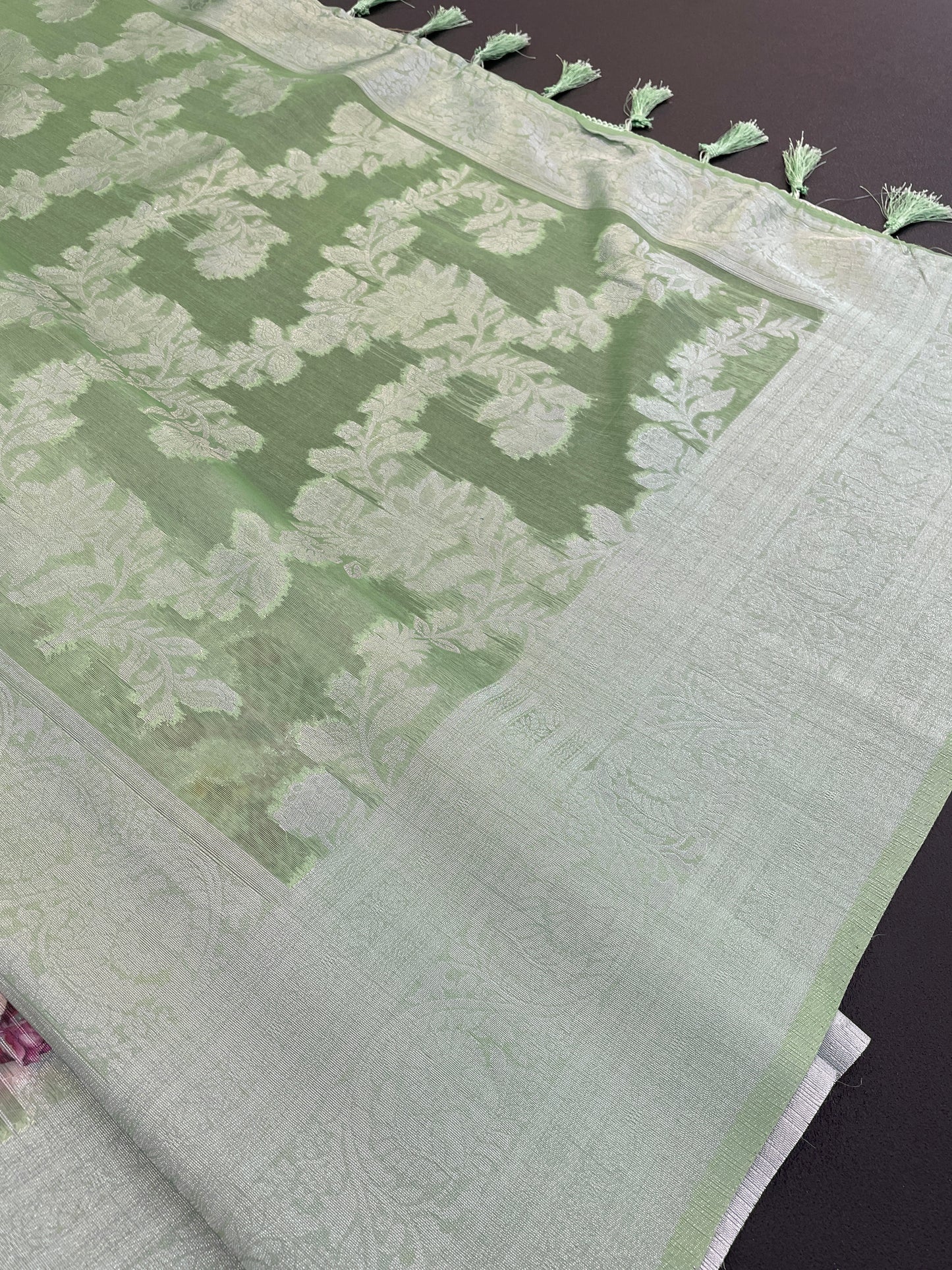 Sparkle Rang Phool Polyester Saree – A Bloom of Vibrant Elegance