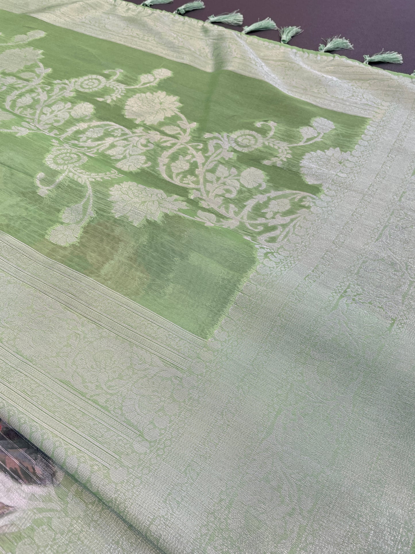 Sparkle Rang Phool Polyester Saree – A Bloom of Vibrant Elegance