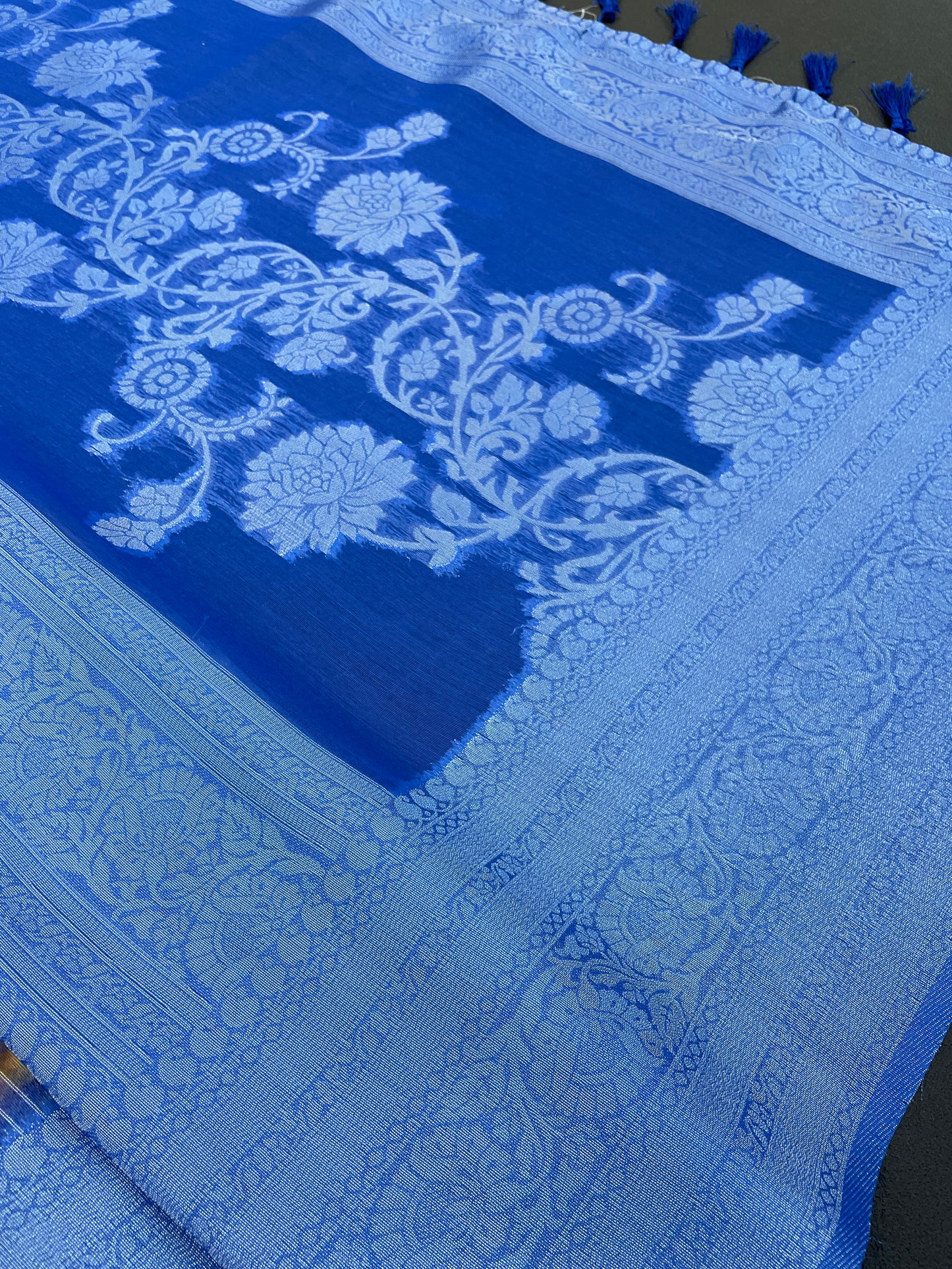 Sparkle Rang Phool Polyester Saree – A Bloom of Vibrant Elegance