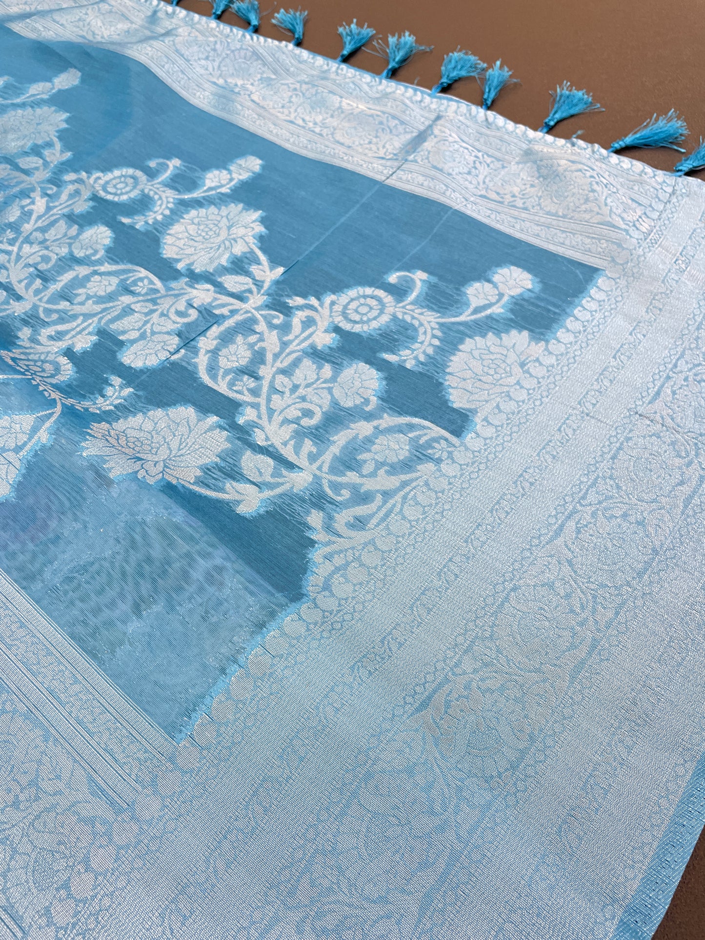 Sparkle Rang Phool Polyester Saree – A Bloom of Vibrant Elegance