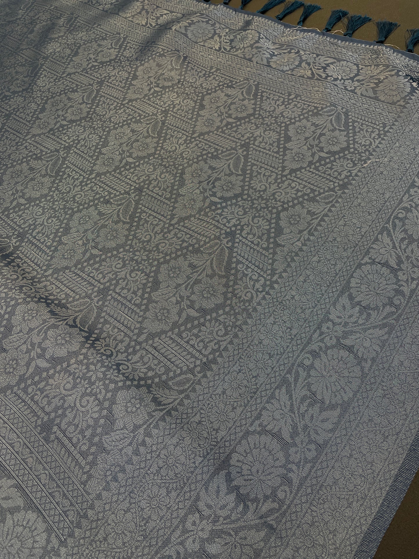 Sparkle Rang Phool Polyester Saree – A Bloom of Vibrant Elegance