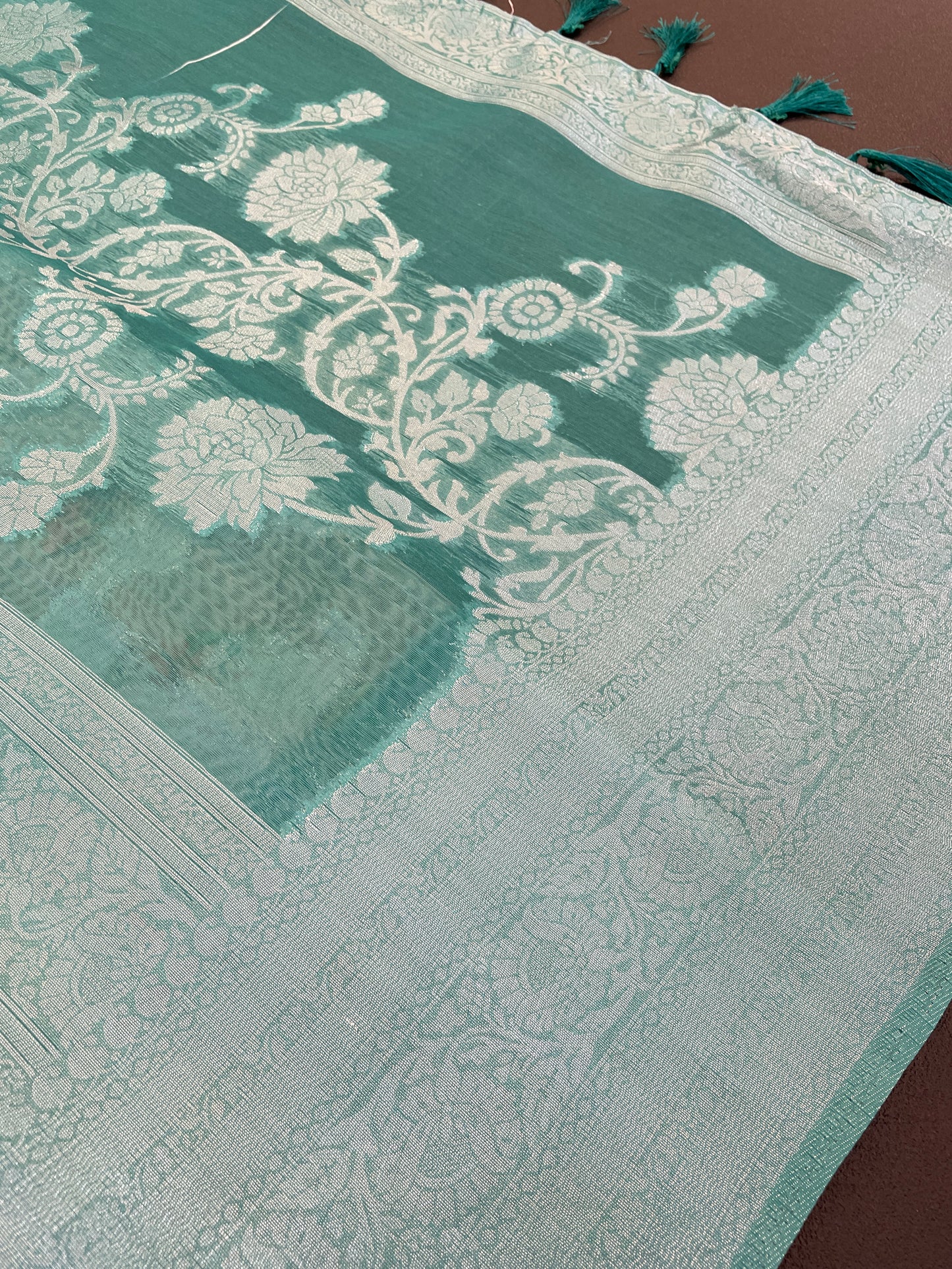 Sparkle Rang Phool Polyester Saree – A Bloom of Vibrant Elegance