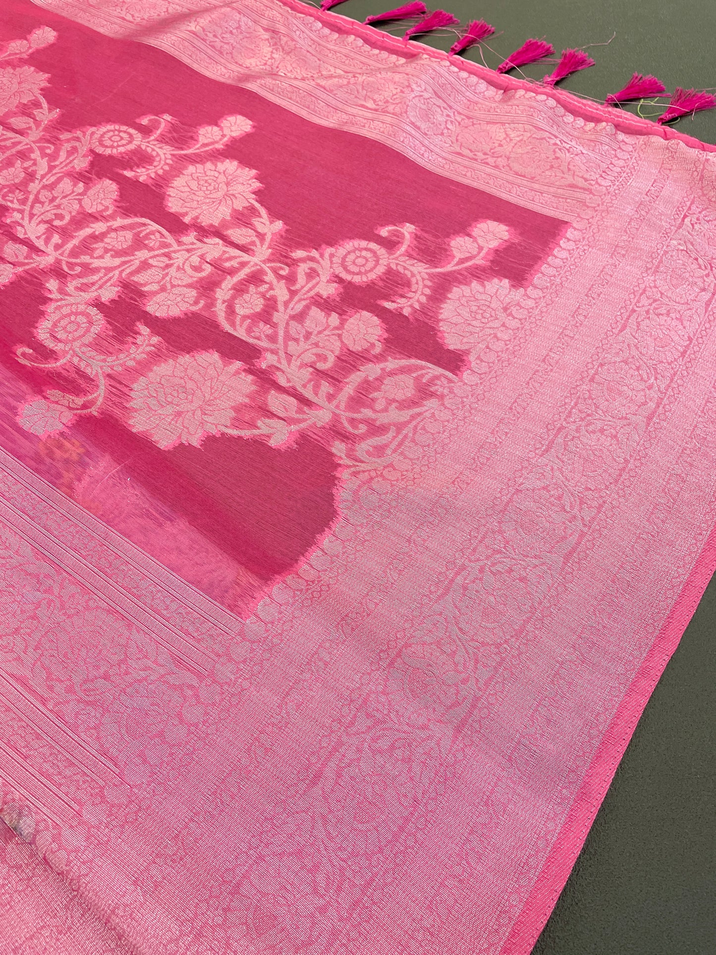 Sparkle Rang Phool Polyester Saree – A Bloom of Vibrant Elegance