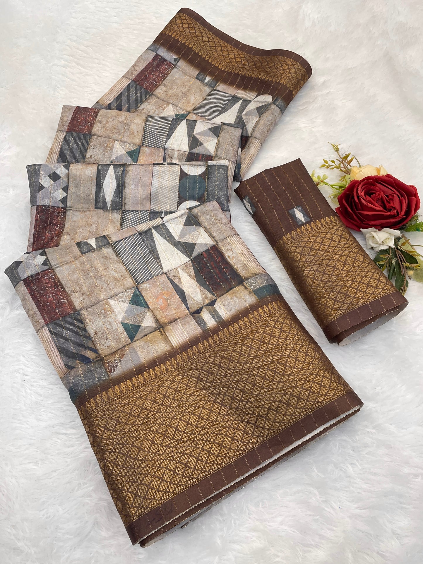 Classic Reco Jari – A Lustrous Blend of Heritage and Glamour