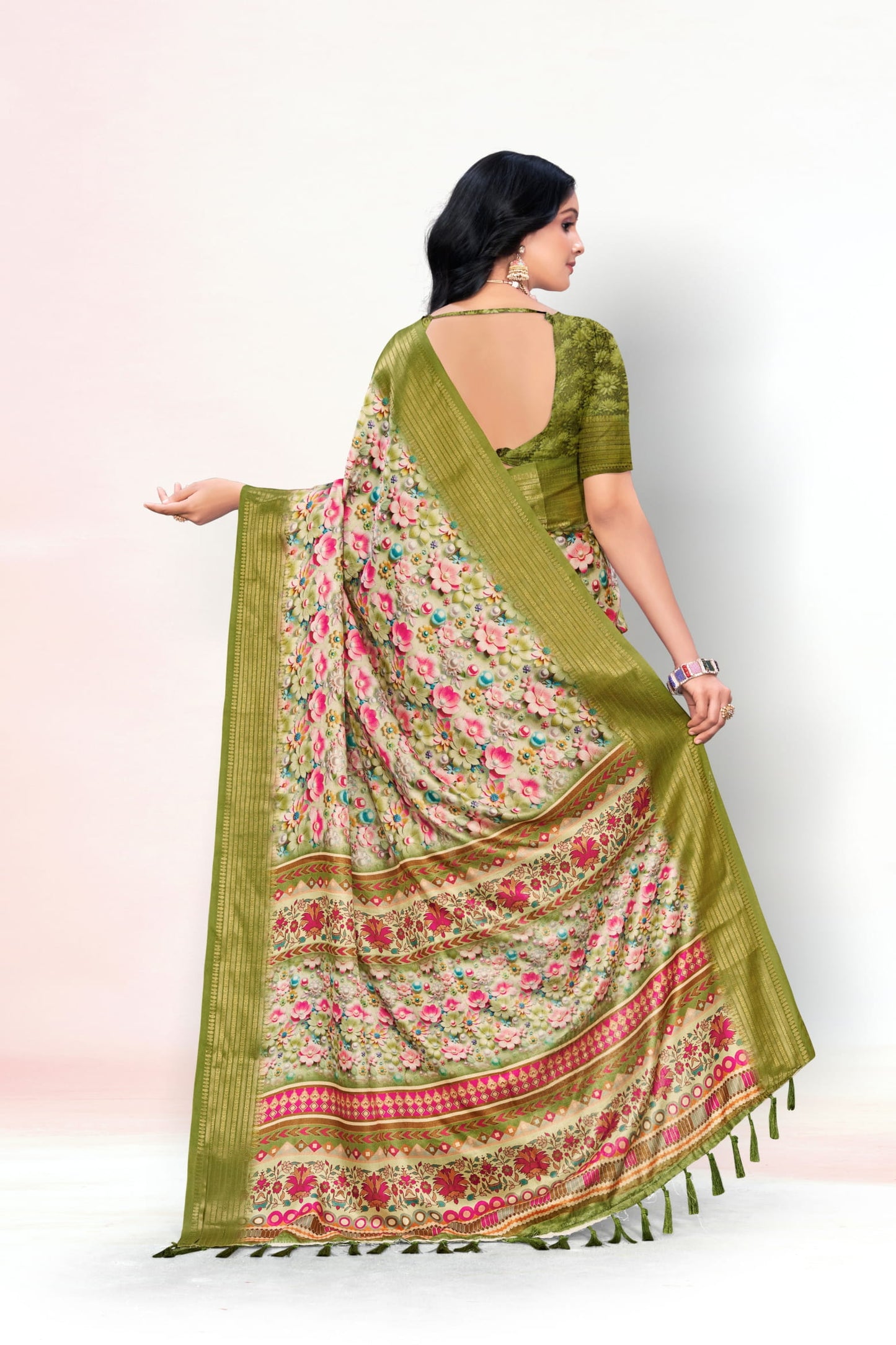 Jasmine Elegance Polyester Saree – Simplistic Beauty with a Modern Edge*