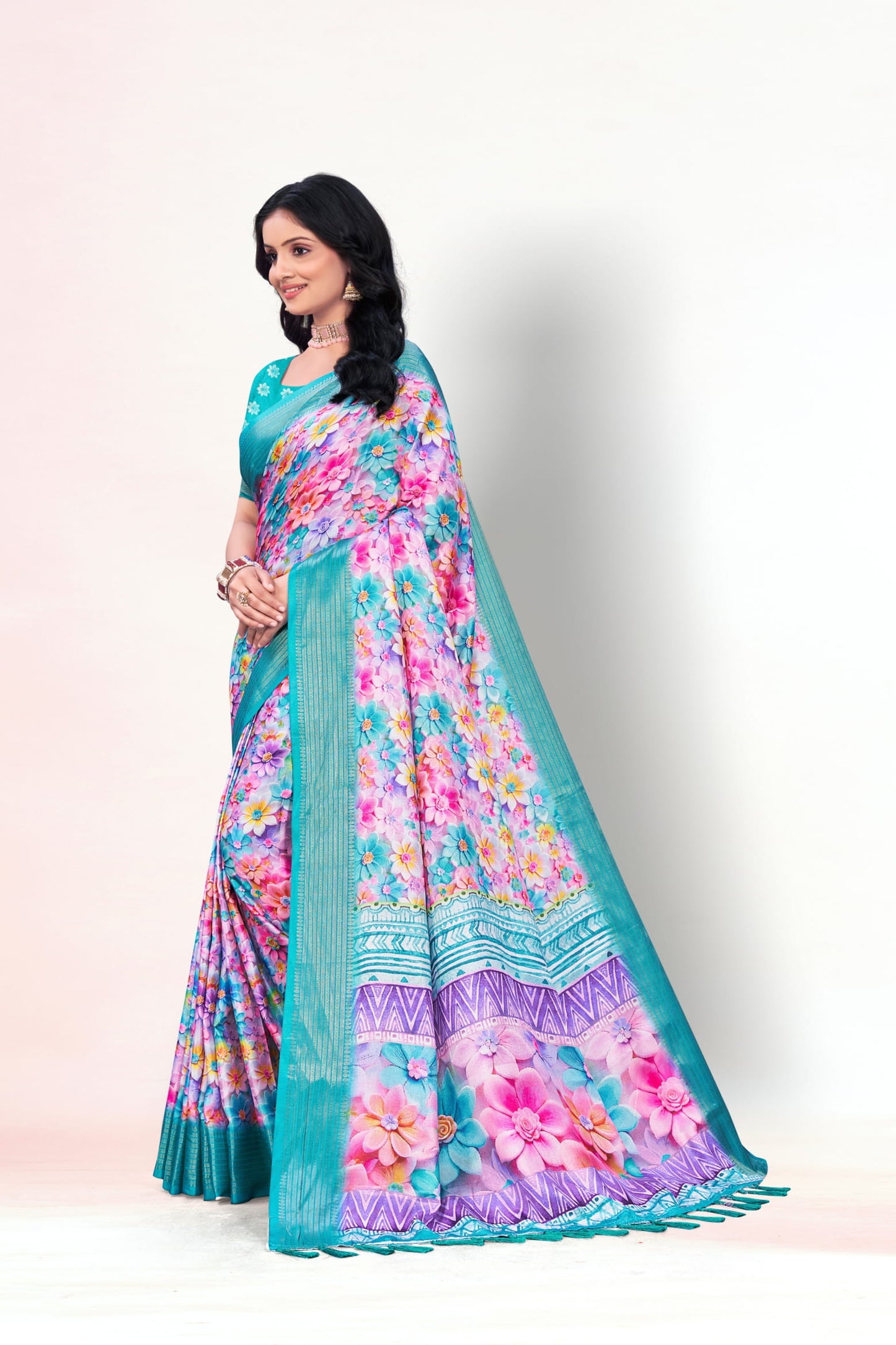 Jasmine Elegance Polyester Saree – Simplistic Beauty with a Modern Edge*