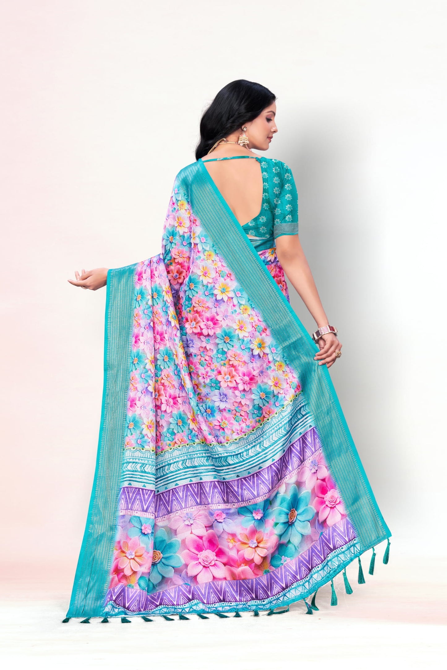 Jasmine Elegance Polyester Saree – Simplistic Beauty with a Modern Edge*