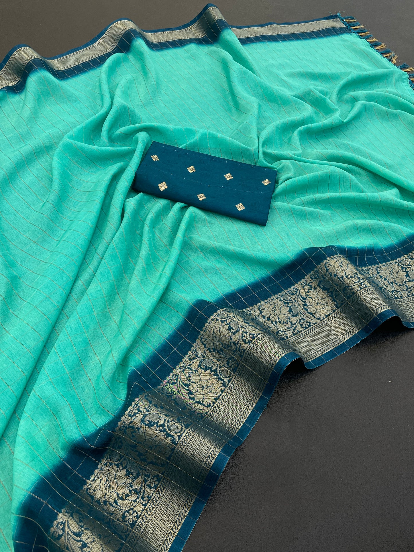 Range Rover Saree in Dola Jari: Your Style Statement