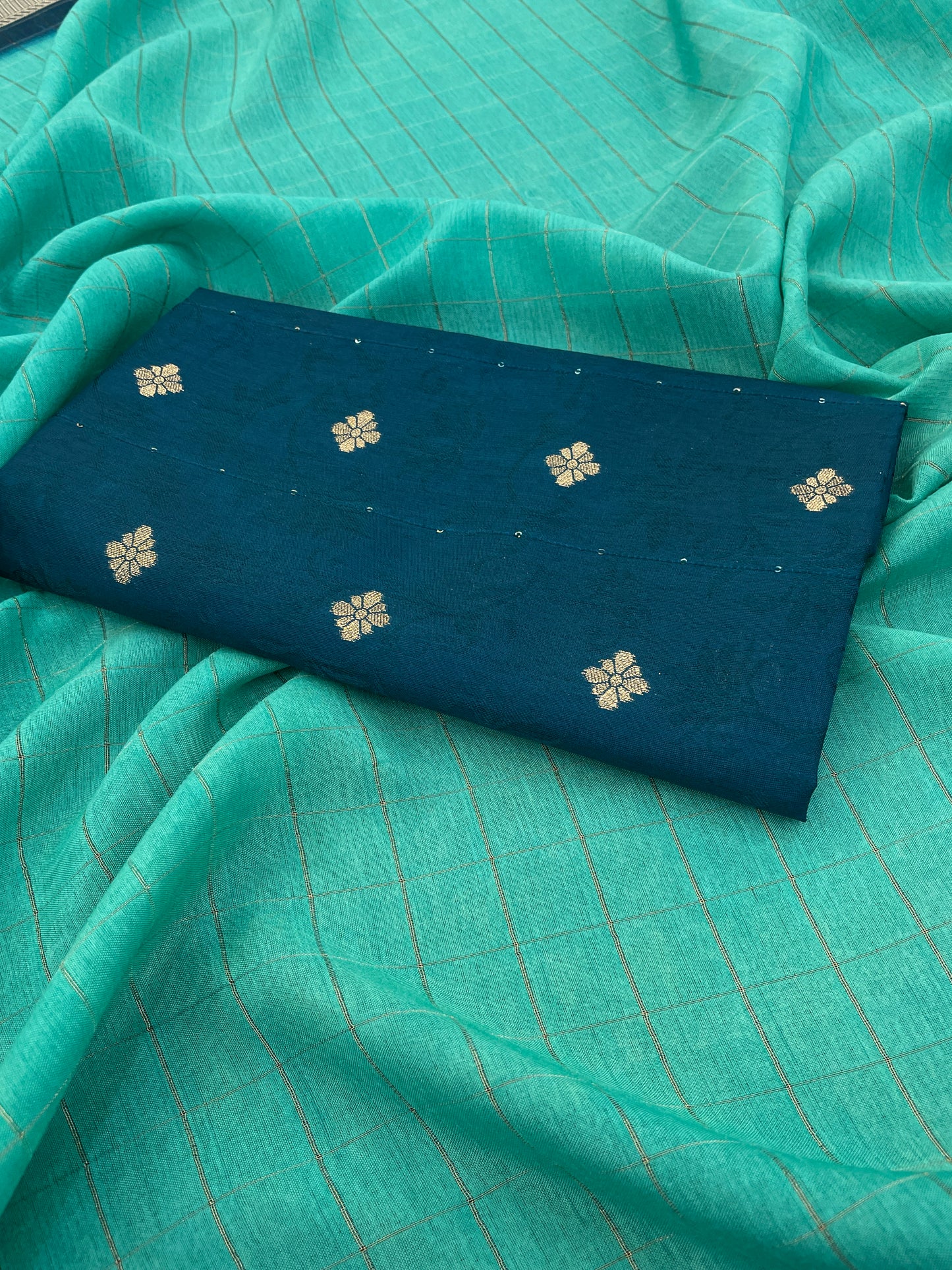 Range Rover Saree in Dola Jari: Your Style Statement