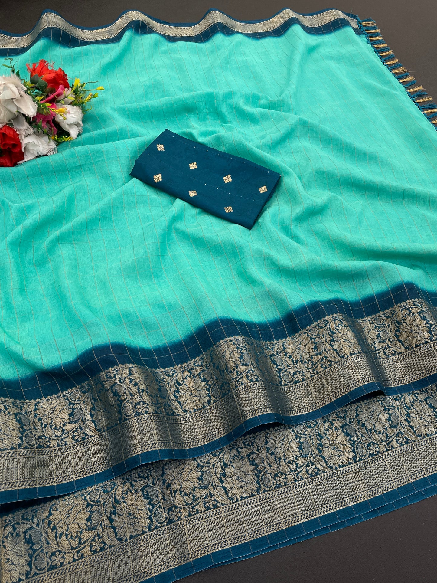 Range Rover Saree in Dola Jari: Your Style Statement