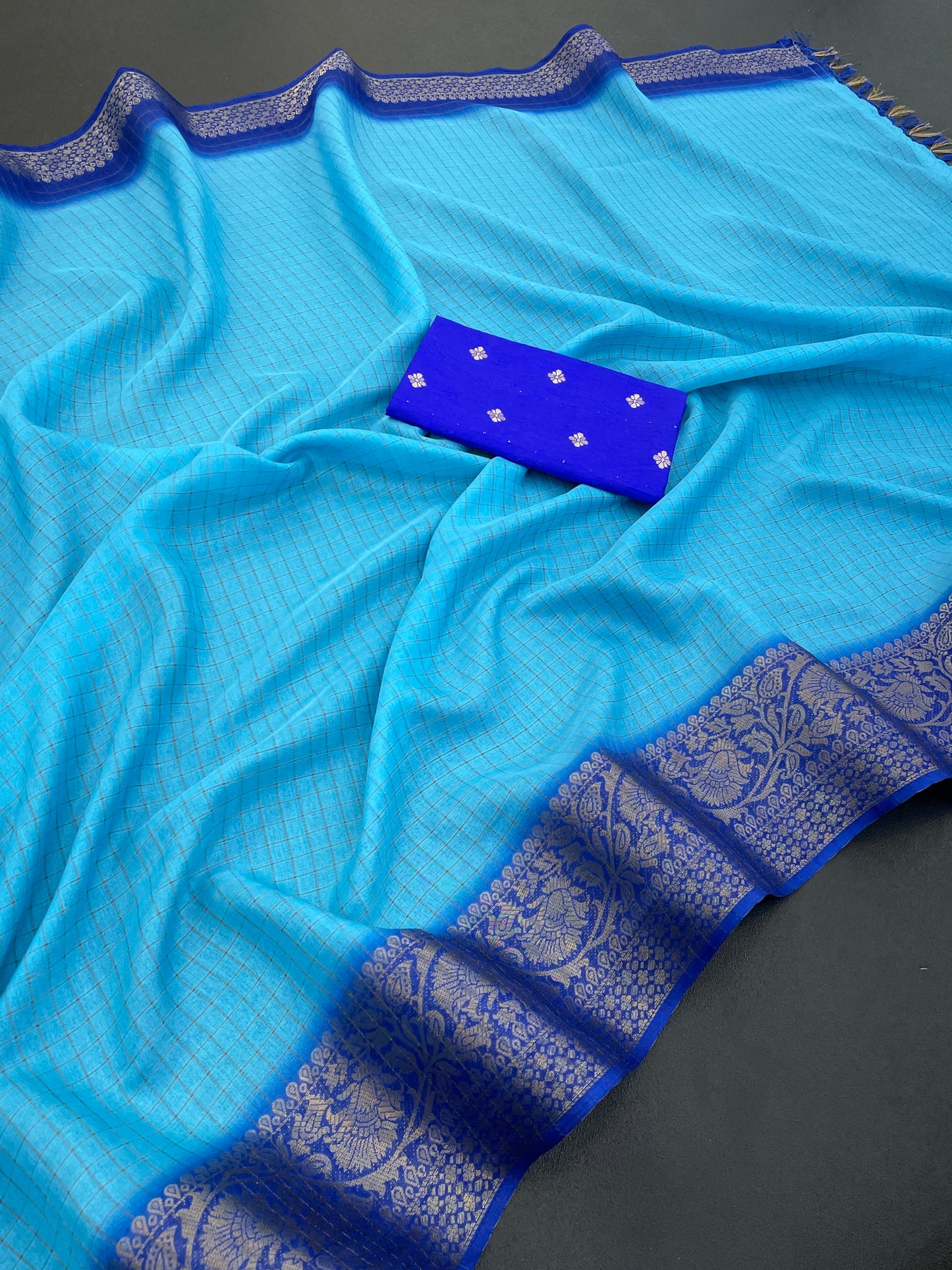 Range Rover Saree in Dola Jari: Your Style Statement
