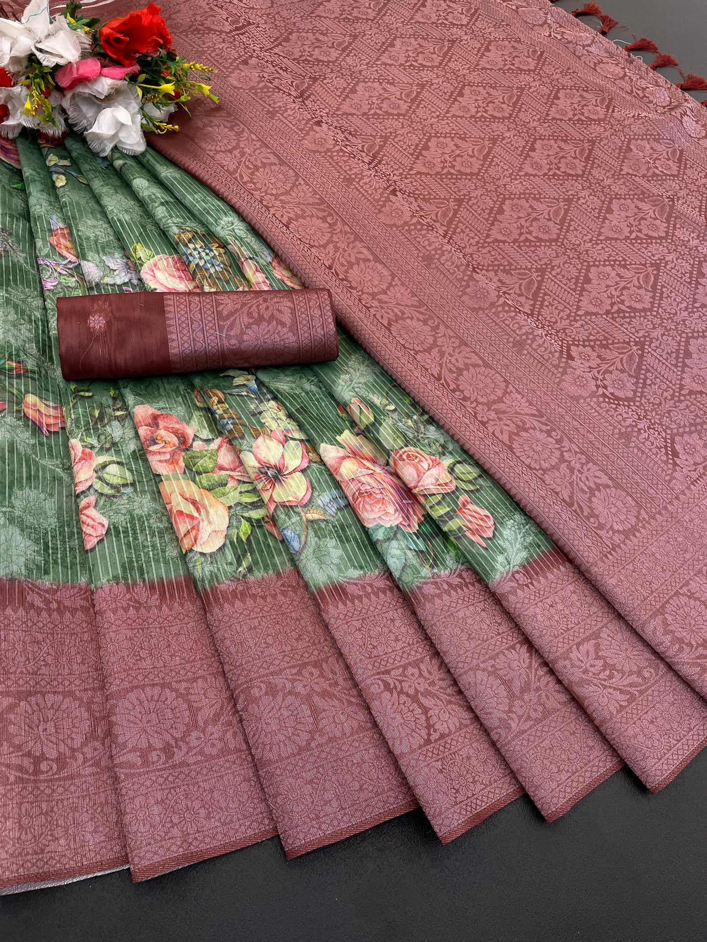 Sparkle Pankhuri Polyester Saree – Radiant Charm and Lasting Comfort