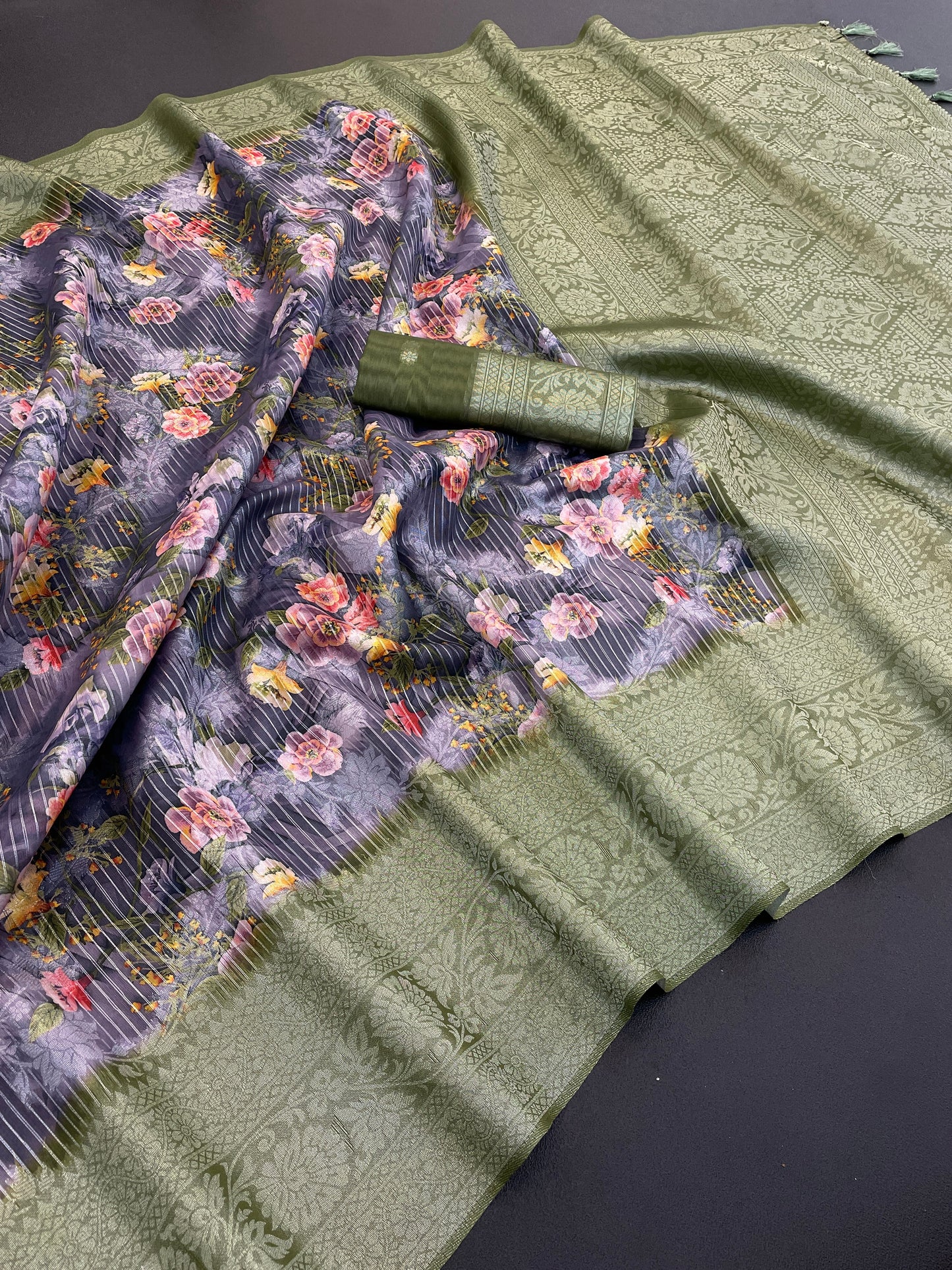 Sparkle Pankhuri Polyester Saree – Radiant Charm and Lasting Comfort