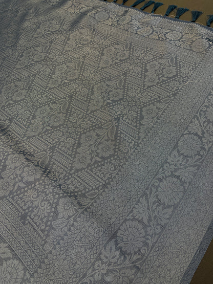 Sparkle Rang Phool Polyester Saree – A Bloom of Vibrant Elegance